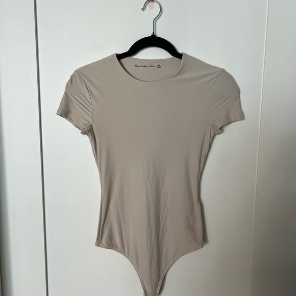 Abercrombie & Fitch Taupe Bodysuit - Picture 1 of 3